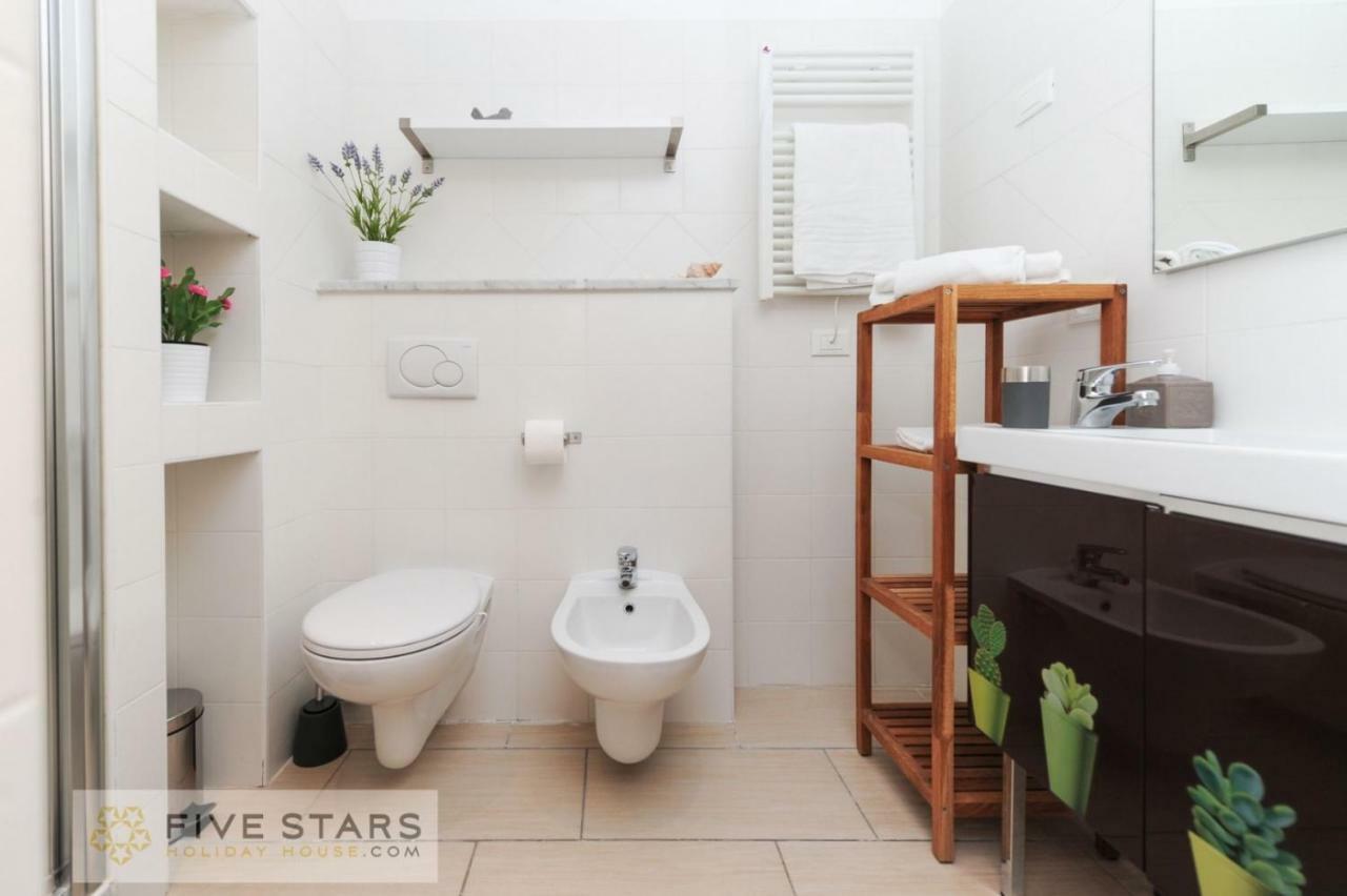 Flower Nest - Five Stars Holiday House Apartment